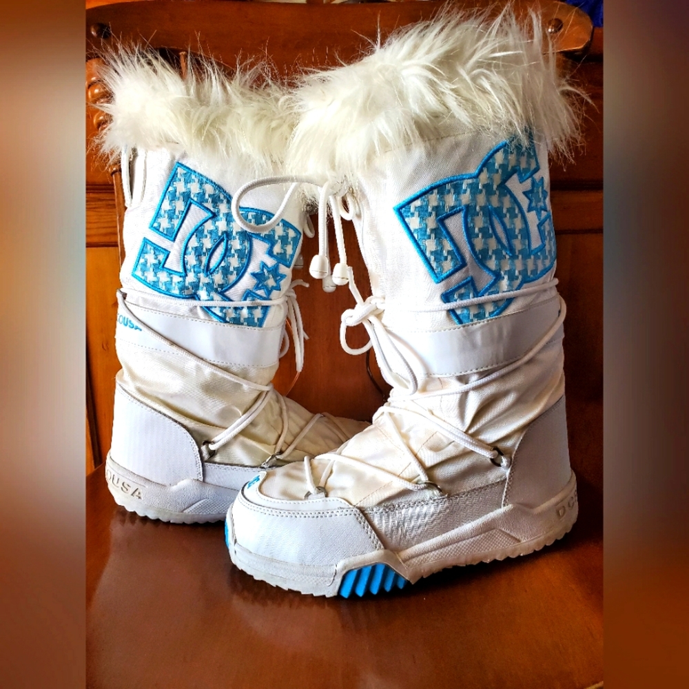 ❄💙Rare DC Blue&White Snow Boots Medium ❄🤍💙❄